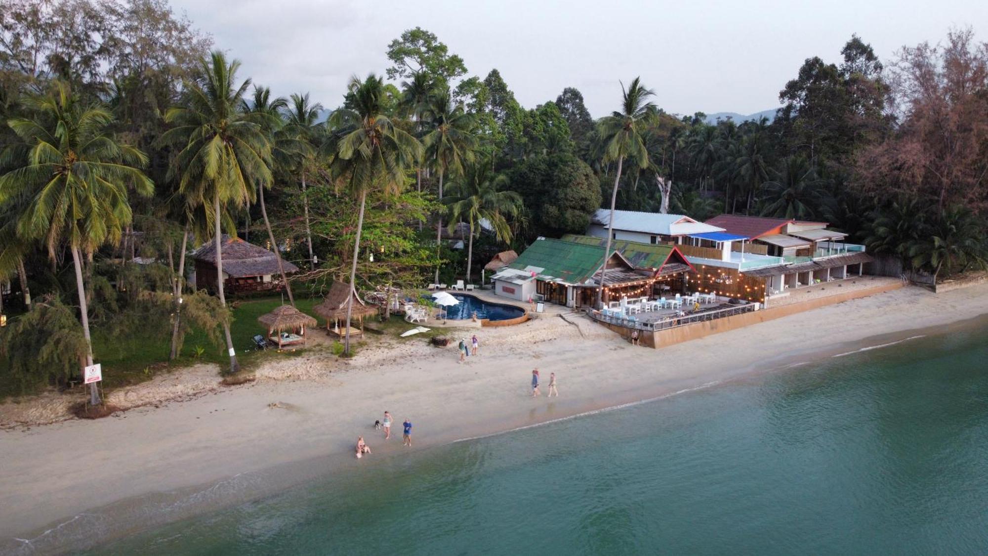 Lipa alojamiento Resort Lipa Noi Exterior foto