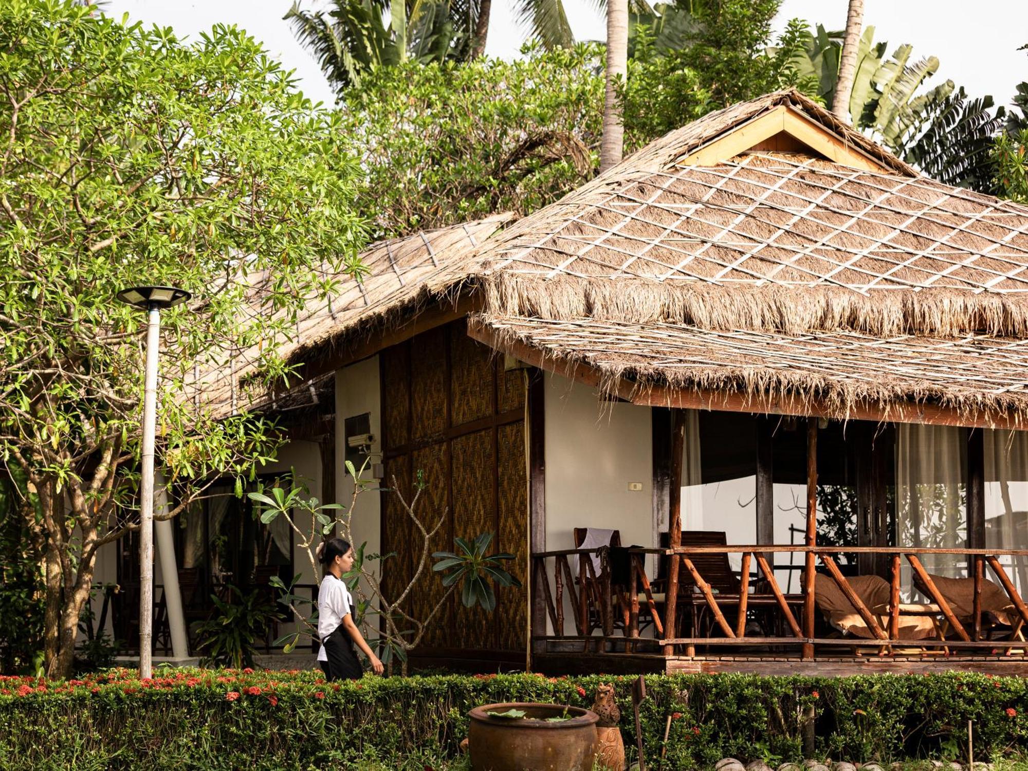 Lipa alojamiento Resort Lipa Noi Exterior foto