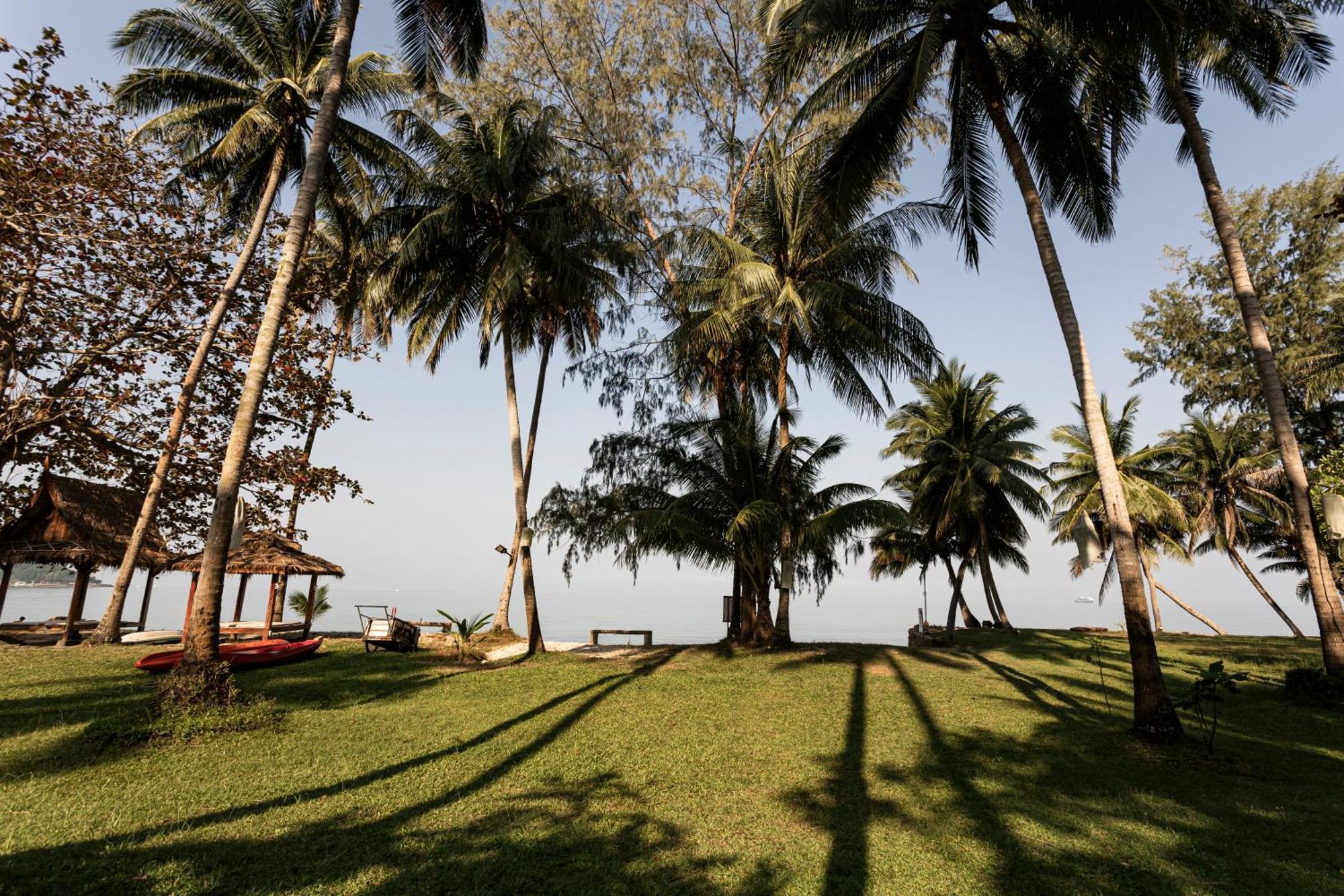 Lipa alojamiento Resort Lipa Noi Exterior foto